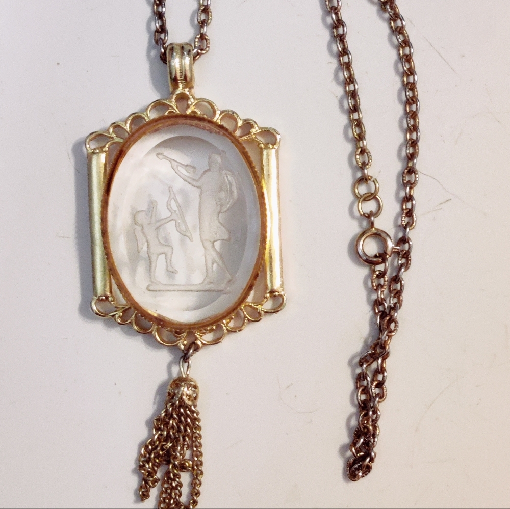 💘 Vintage intaglio cupid and Venus cameo tassel necklace
